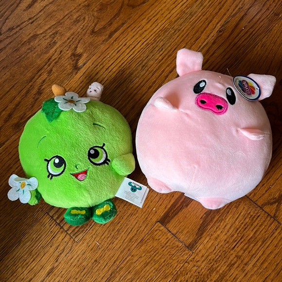 Shopkins & pig plush characters - Picture 1 of 6